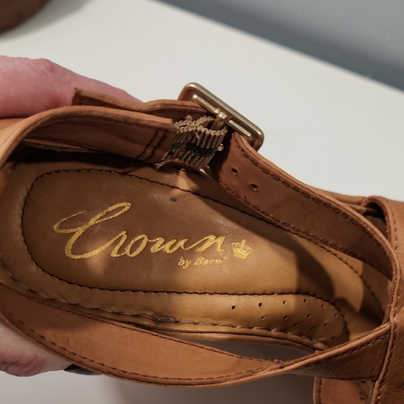 Born Size 38 Elegant Tan Women's Platform Sandals - Picture 8 of 8